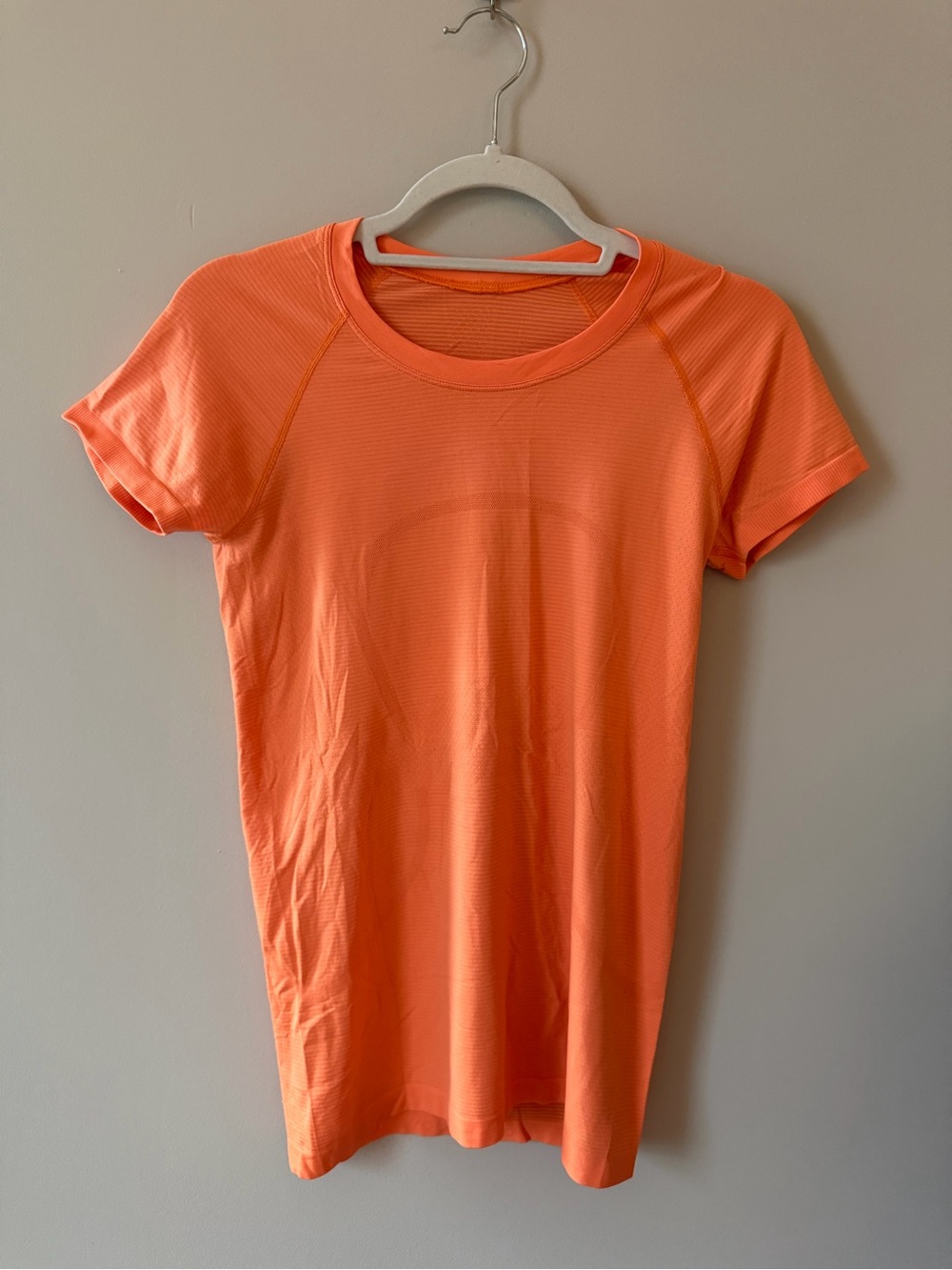 Lululemon Swiftly Tech Short Sleeve Shirt 2.0 Size 6 Orange